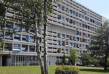 Le Corbusierův blok Unité d’habitation v Berlíně je v pořadí třetí stavbou...