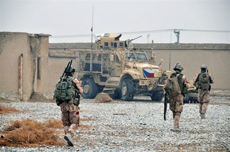 etí vojáci v Afghánistánu (ilustraní snímek)