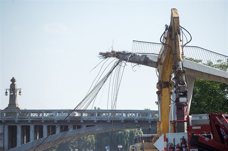 Firma hydraulickými nkami staila pestihnout jen necelých 25 procent...