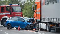 Na frekventovan silnici 38 nedaleko Doks se stetl nkladn automobil s pln...