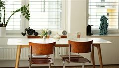 Sou�asná jídelna je bývalá zimní zahrada, z ní� nám zbyla p�vodní kameninová...