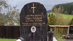Detail hrobu Petra Valee.