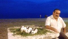 Abchazský zpsob obivy: Vyfote se s králíkem.
