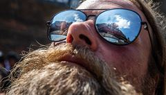 Náv�t�vníci leto�ního ro�níku festivalu Brutal Assault.