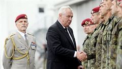 Zeman podpoil nominaci Pavla do vrcholn pozice v NATO 