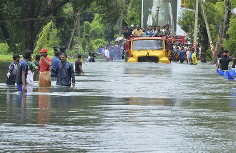 Nejvce zashly povodn stt Kerala na jihu Indie.