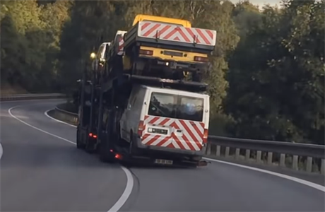 estaticetiletý idi rumunského kamionu ohrooval idie na eských silnicích.
