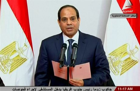 Nový egyptský prezident Abdal Fattáh Sísí skládá písahu.