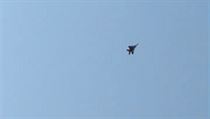 Za letadlem se po nepovolenm startu letadla vydaly dva sthac letouny F-15.
