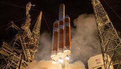 OBRAZEM: Raketa se ‘sluneční sondou’ odstartovala, vydrží v teplotě 1370 stupňů