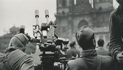 Praské Staromstské námstí 21. srpna 1968 na snímku od neznámého autora.