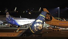 Letadla spolenosti Alaska Airlines na letiti v Seattlu.