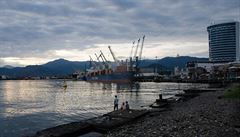 Ranní port v Batumi.