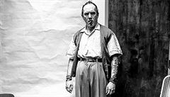 Tom Hardy jako Al Capone. Snímek Fonzo (2019).