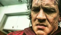 Tom Hardy jako Al Capone. Snímek Fonzo (2019).