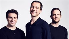 Brian Chesky, Nathan Blecharczyk a Joe Gebbia, zakladatelé Airbnb.