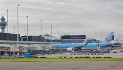 Letiště Schiphol v Nizozemsku náhle přerušilo provoz. Letadla nemohou odlétat ani přistávat