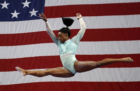 Simone Bilesov bhem americkho mistrovstv.