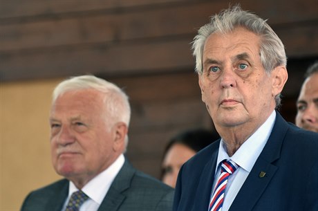 Bývalý prezident Václav Klaus a ten souasný, Milo Zeman navtívili zahájení...