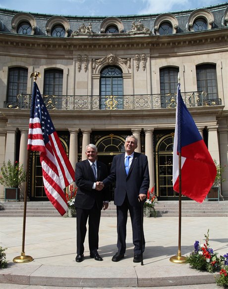 Miloš Zeman se slavnostně sešel s americkým velvyslancem Stephenem Kingem.