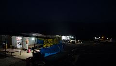 Noc v prvním výkovém táboe pod horou Damavand.