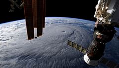Astronaut Ricky Arnold poídil unikátní snímek hurikánu Lane. Ten se velkou...