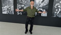 Fotograf Josef Koudelka p�edstavuje svou výstavu fotek z invaze ve Veletr�ním...