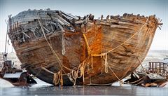 Amundsenova loď se po sto letech vrátila do Norska. Pod vodou byla 85 let