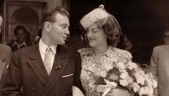 Herec Ludk Eliá s manelkou Evou v roce 1947.