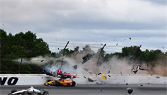 VIDEO: Z auta zůstalo jen torzo. Jsou IndyCar bezpečná série, nebo hazard?