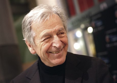 Francouzsko-ecký reisér Costa-Gavras.