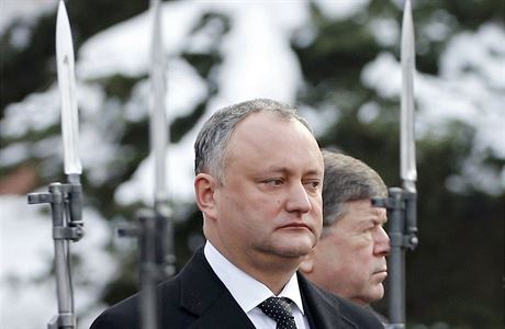 Moldavsk prezident se zastnil pokldn vnc u hrobu neznmho vojna v...