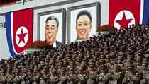 Severokorejci si stle pipomnaj tak pamtku pedchozch vdc, Kim Ir Sena...