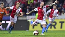 Miroslav Stoch ze Slavie stl z penalty druh gl svho tmu.