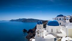 Na řecký ostrov proudí příliš mnoho turistů. Chce k nim být méně přívětivý