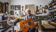 Zemel zakladatel esk kytarov koly Ji Jirmal. Bylo mu 95 let