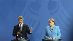 Premiér Babi a kancléka Merkelová na tiskové konferenci.
