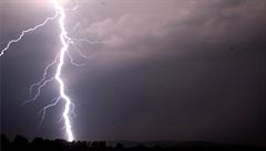 Bouky, krupobit a pvalov det zashnou esko, varuj meteorologov