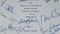 tvrtý scéná snímku Star Wars: Nová nadje z roku 1977 podepsaný tvrci.