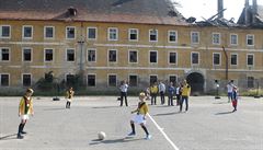 Terezínský fotbal znovu oívá. koláci hrají v historických dresech u kasáren,...