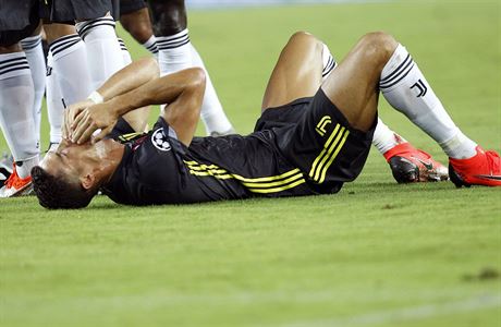 Cristiano Ronaldo po obdrení ervené karty v duelu s Valencií