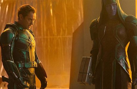 Kreesk generl (Jude Law) a Ronan alobce (Lee Pace). Snmek Captain Marvel...