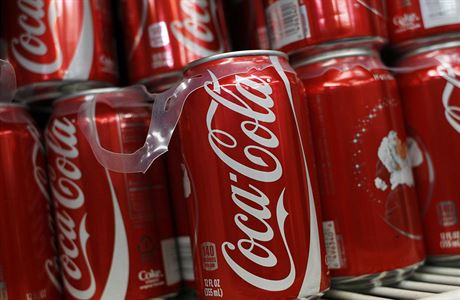 Coca-Cola vbec poprvé za svou existenci zaala vyrábt alkoholický nápoj.