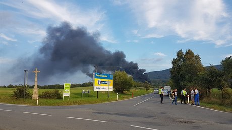 Na míst zasahovala policie, hasii i záchranái.