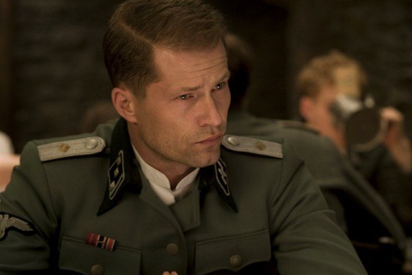 Til Schweiger ve filmu Hanebný pancharti.