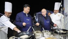 OBRAZEM: Usmažili si bliny a vypili vodku. Ruský a čínský prezident se potkali ve Vladivostoku