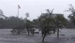 Sted huriknu Florence udeil na vchodn pobe USA. Zchrani evakuuj lidi ze zatopench mst