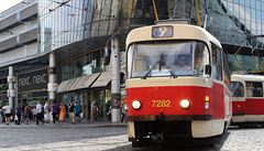 Provoz tramvaj v centru Prahy se vrt do normlu u v ter