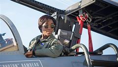 Pilotka americké armády, kolegyn Carol Denversové. Snímek Captain Marvel...