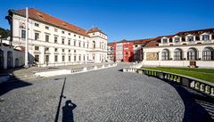 Vlevo Michnv palác v tém pvodní podob.